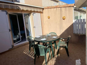 Maison 3 pièces, 5 couchages avec terrasse et piscine, parking privé, à Marseillan - FR-1-326-705